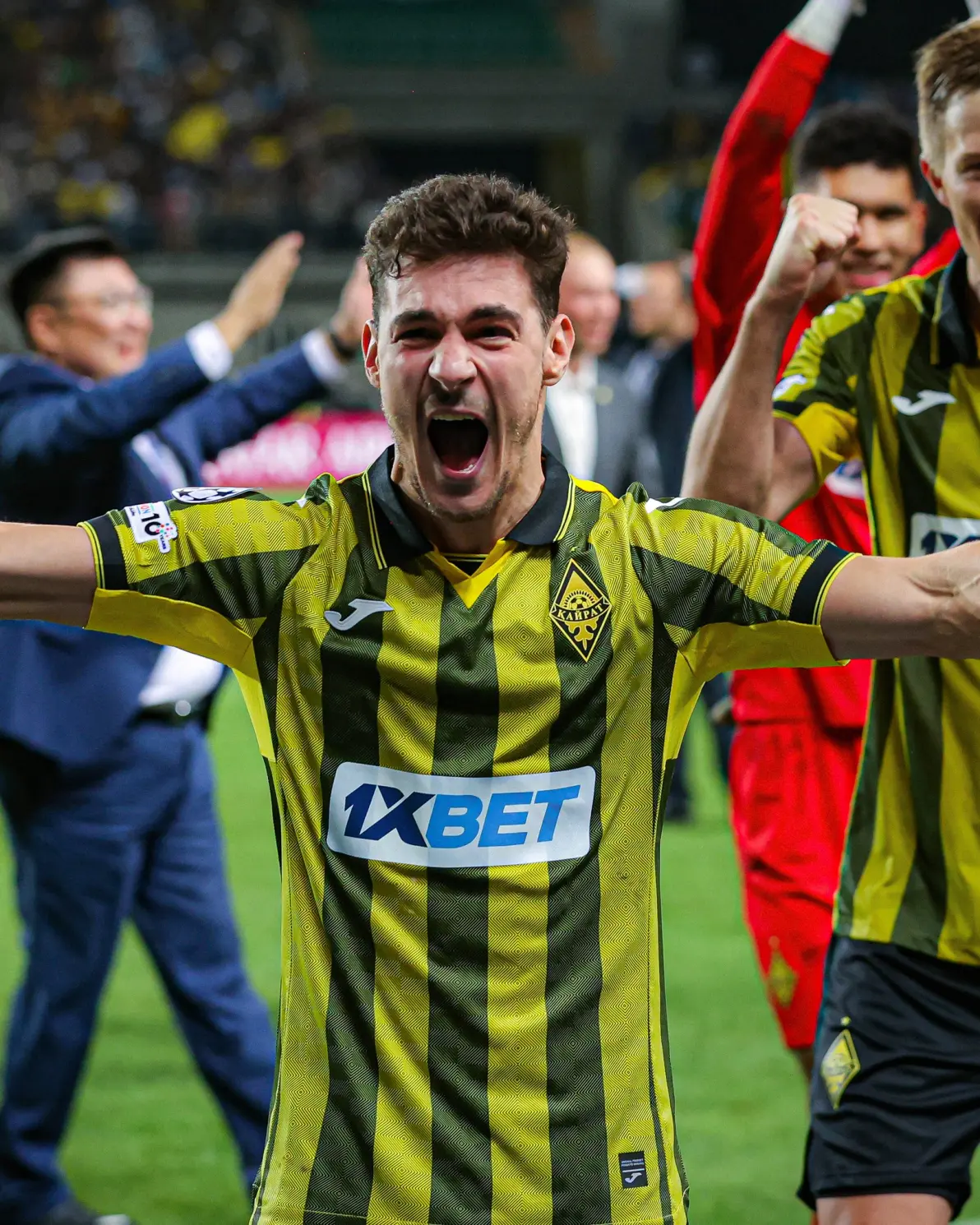 爱游戏官方入口-关于欧超杯清晨再迎强敌，埃因霍温临场应变，主帅态度——气氛紧张，控场能力受关注的信息