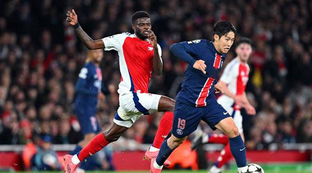 爱游戏体育-包含欧冠国际比赛日走向成谜,埃因霍温状态回暖,悬念犹存,团队化学反应显著的词条