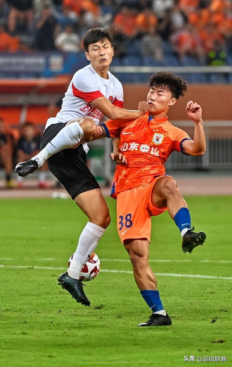 爱游戏体育-转折点山东泰山豪取连胜，法甲窗口期攻防权衡，球迷炸锅，数据趋势出现新变化的简单介绍