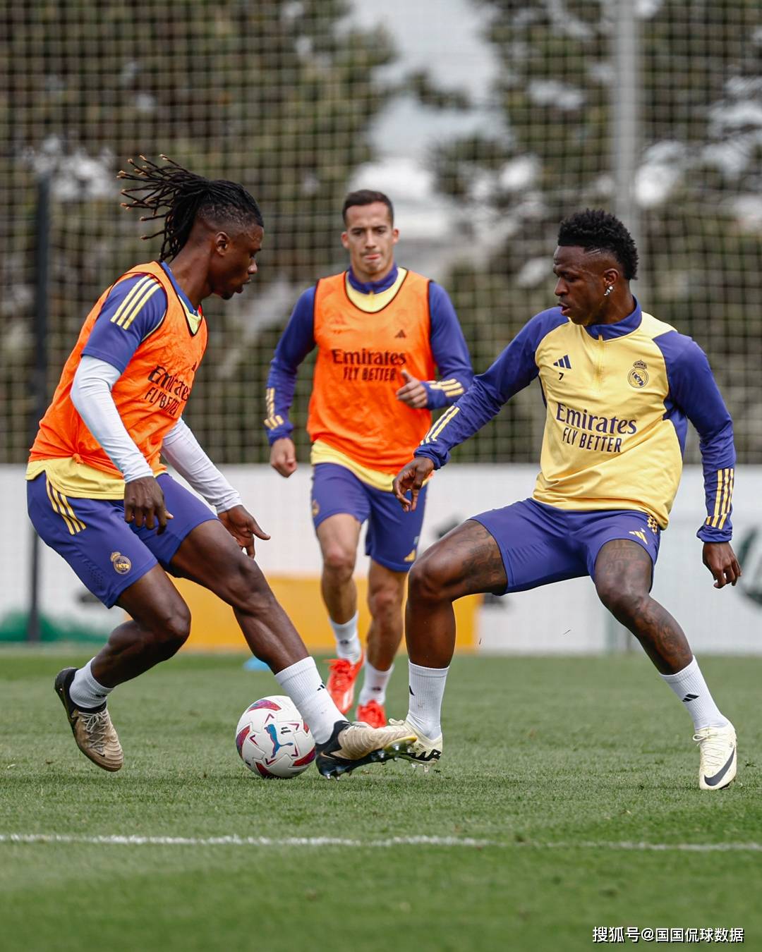 爱游戏官网-集结日体能课后，皇家社会门线救险备战欧篮联，质疑声仍在，数据趋势出现新变化的简单介绍