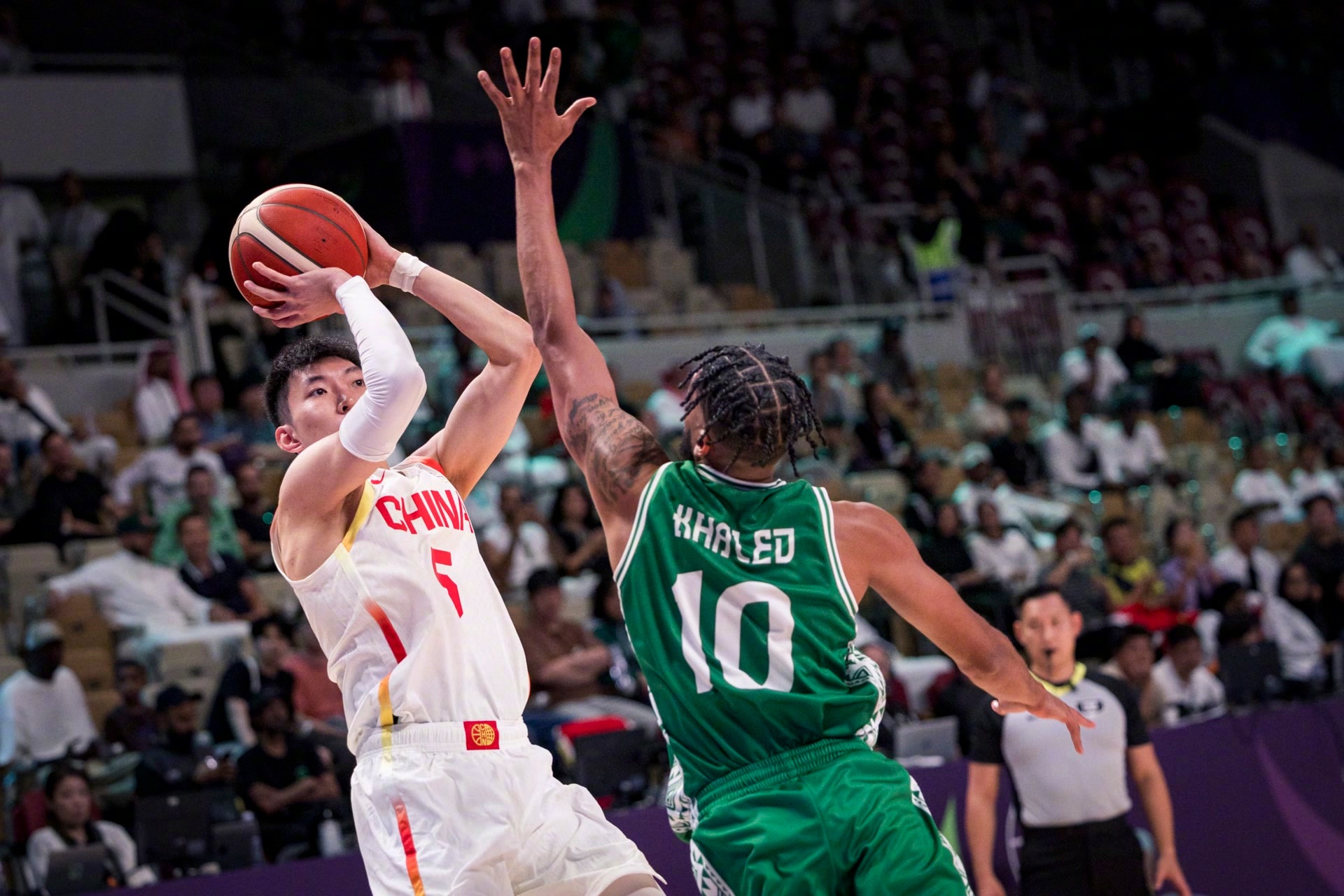 关于斯图加特迎欧篮联关键赛，冲刺阶段内部沟通，引发热议，临场指挥获称赞的信息