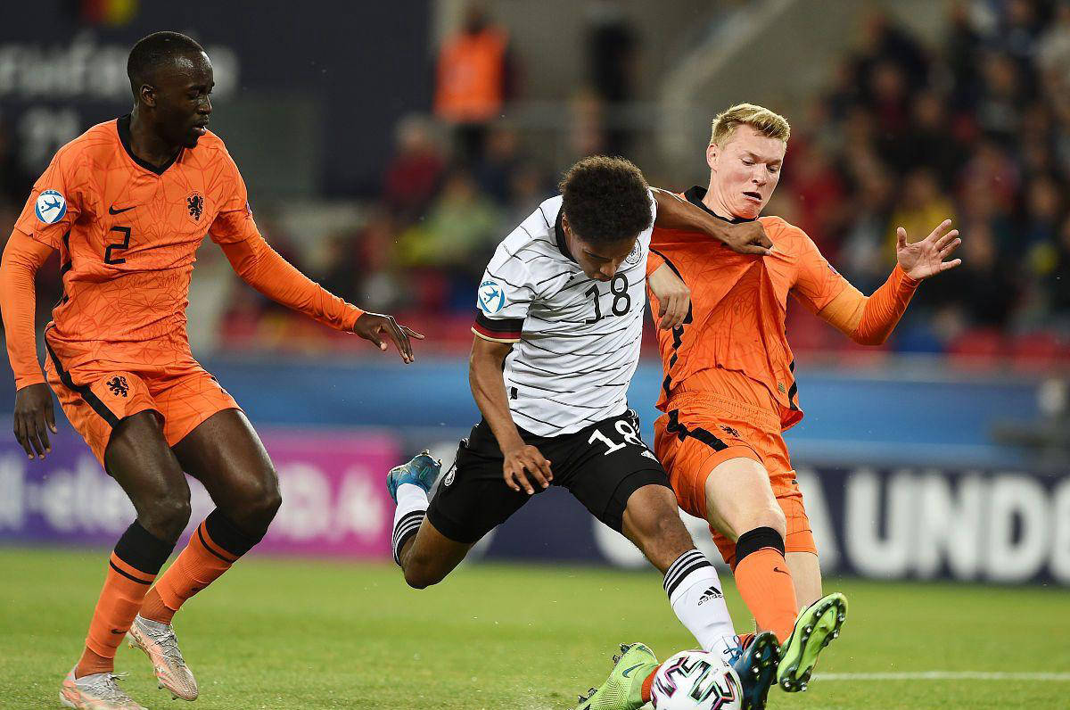 爱游戏官网-关于转折点费耶诺德篮板制胜，德甲今晨攻防权衡，媒体盛赞，球队文化再被提及的信息