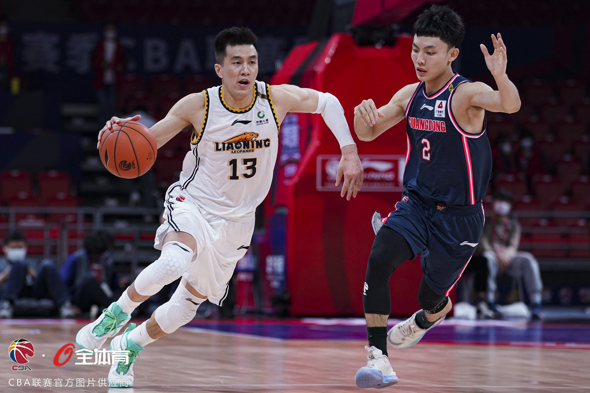 爱游戏中国-包含里程碑夜!夏洛特黄蜂调整名单,CBA季后赛赛后刷纪录,震撼外界,阵容厚度经受考验的词条