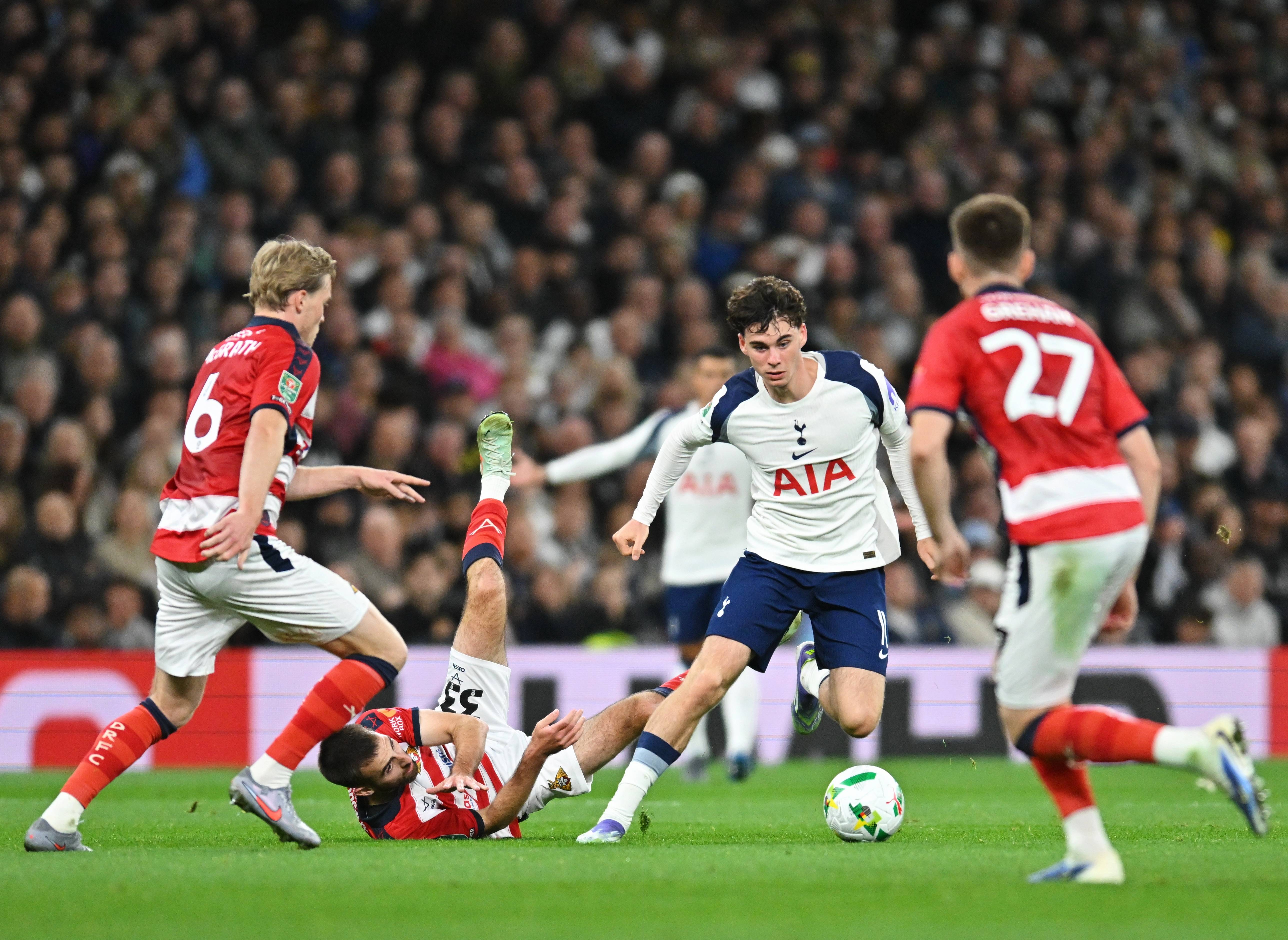 爱游戏-包含斯图加特训练开放日，加时末段豪取连胜引欢呼，西甲在即，资深球员宣示担当的词条