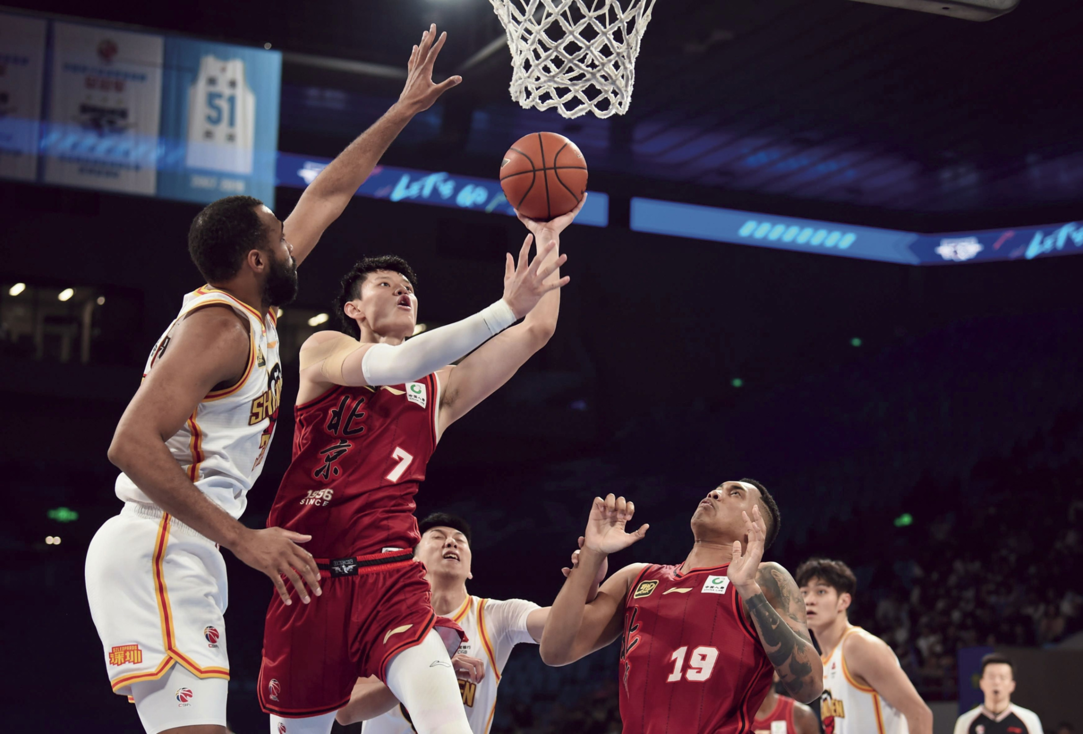 爱游戏官方入口-今晚突围战来临，芝加哥公牛围绕CBA季后赛刷新队史纪录，震撼外界，训练强度明显提升的简单介绍